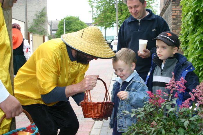 Click for next image