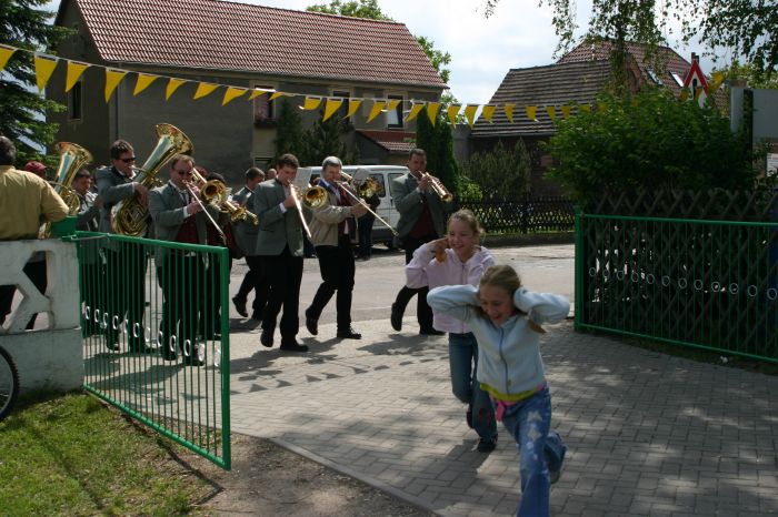 Click for next image