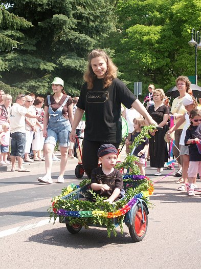 Click for next image